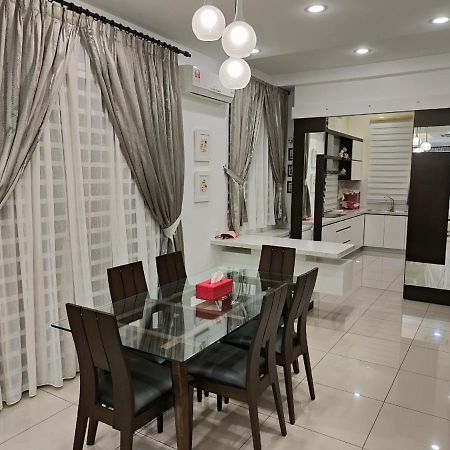 Prestij 3 Homestay, Balik Pulau Esterno foto